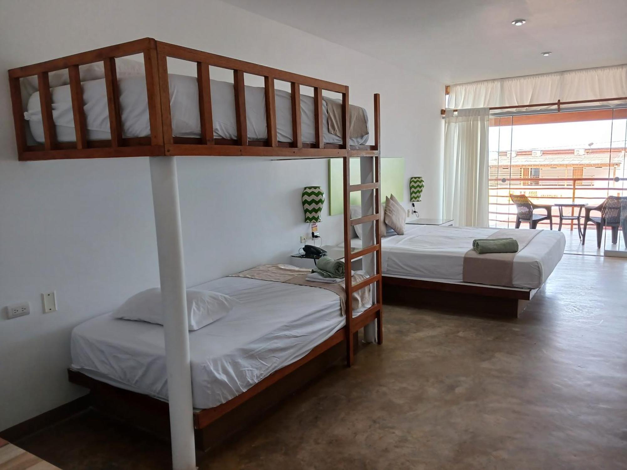 Akas Hotel Apartamentos Canoas de Punta Sal Buitenkant foto