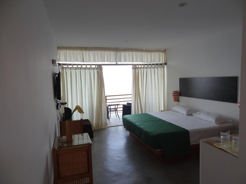 Akas Hotel Apartamentos Canoas de Punta Sal Buitenkant foto