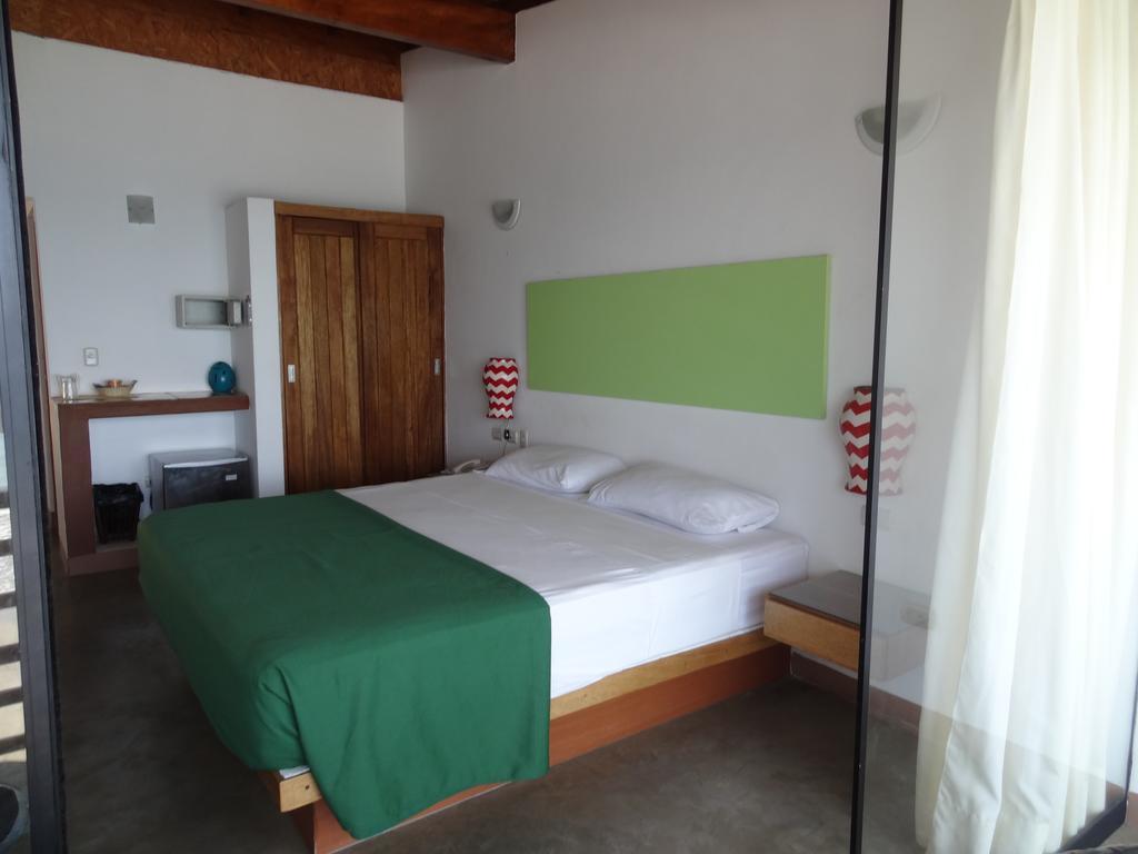 Akas Hotel Apartamentos Canoas de Punta Sal Buitenkant foto