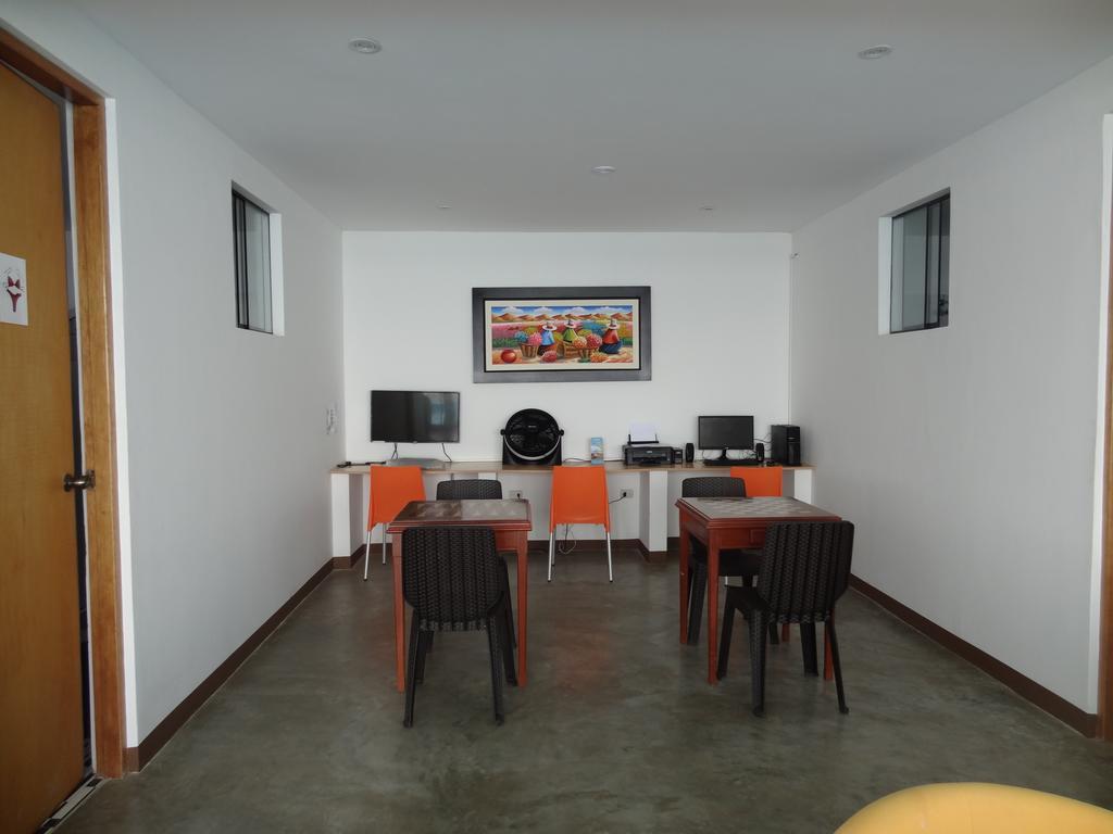 Akas Hotel Apartamentos Canoas de Punta Sal Buitenkant foto