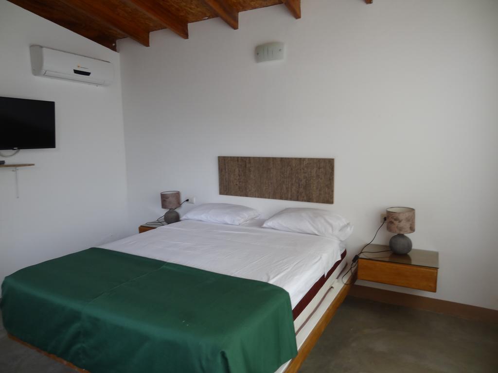 Akas Hotel Apartamentos Canoas de Punta Sal Buitenkant foto